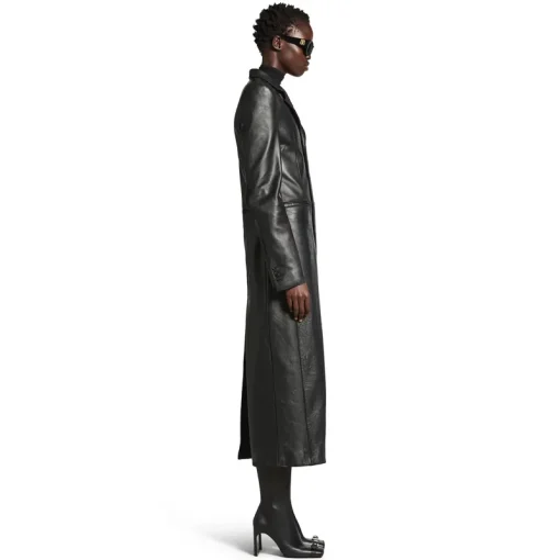 Women's Slim Coat in Black