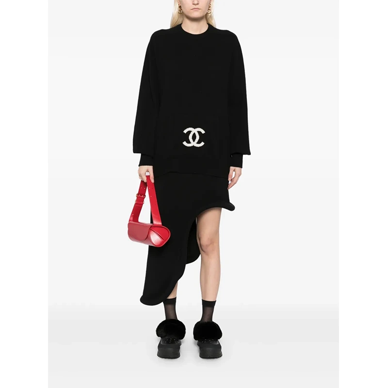 Chanel Sweater - Image 5