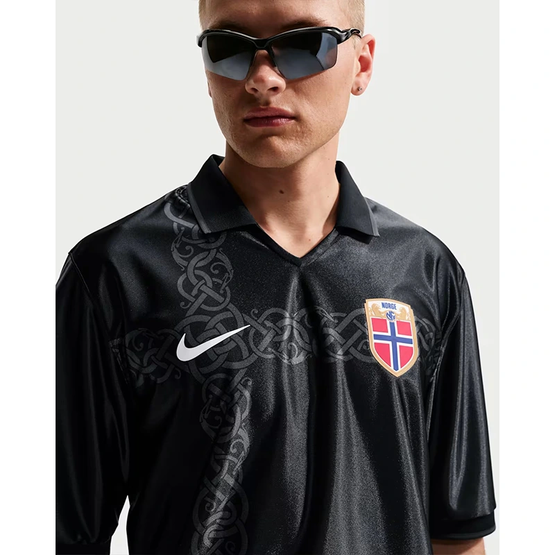 Men's Nike Norway Energy Short-Sleeve Top - Image 2