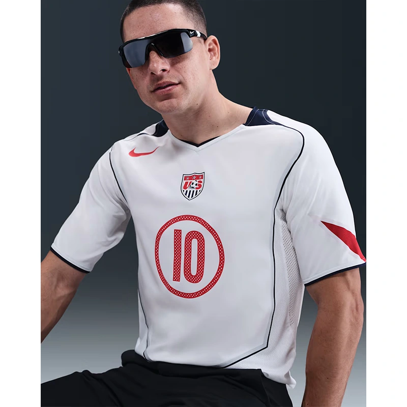 Mens Nike Landon Donovan USMNT 2004 Total 90 Reissue Jersey - Image 3