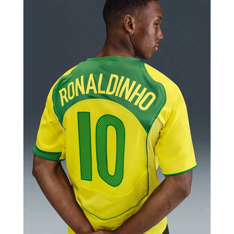 Mens Nike Ronaldinho Brazil 2004 Total 90 Reissue Shirt - Image 2