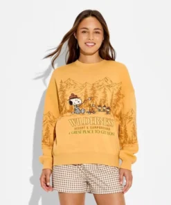 Women's PEANUTS Crewneck Snoopy Wilderness Graphic Pullover Sweatshirt
