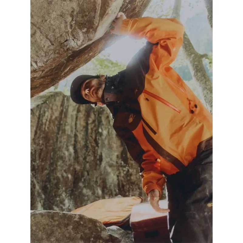 BEAMS x Arc?teryx Theta AR Jacket - Image 4