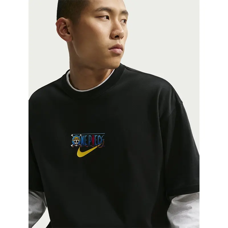 Nike x One Piece Graphic T-Shirt - Image 2